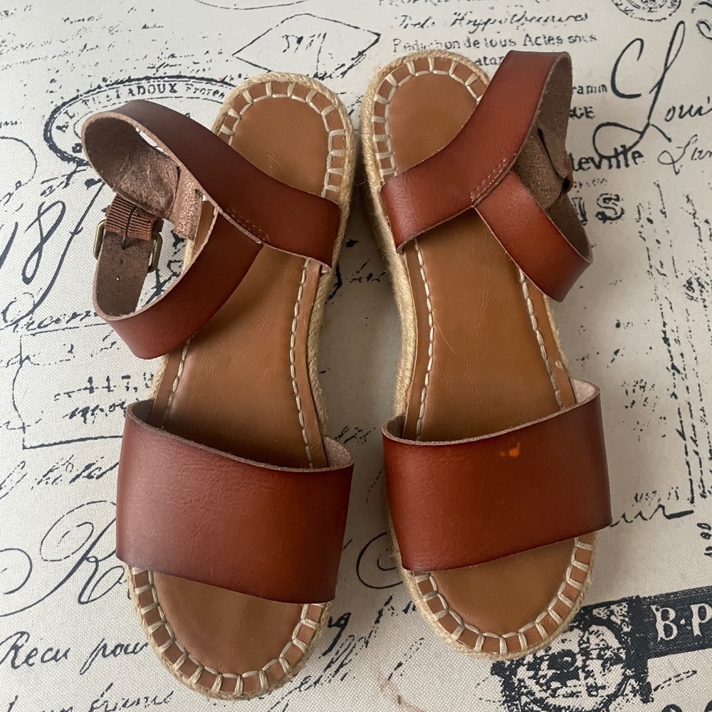 Universal Threads - image 1